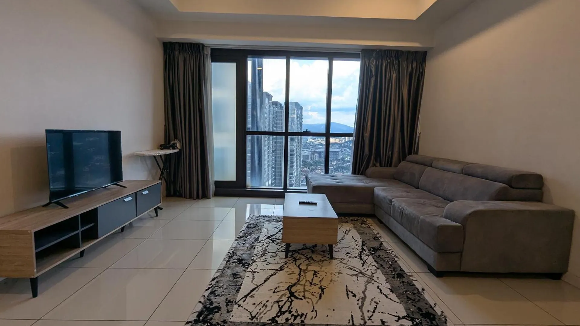 דירה קואלה לומפור M City Majesty Suite